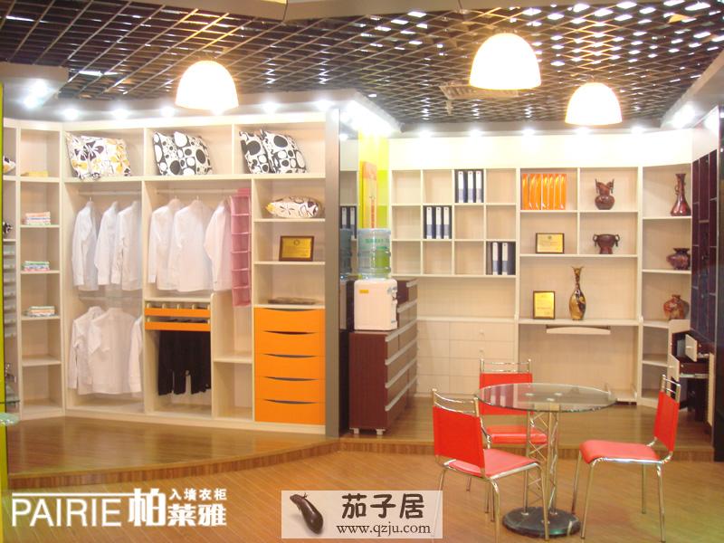 漂亮的入墙式衣柜