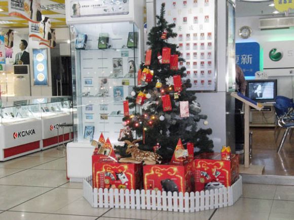 诺机亚专卖店圣诞节布置效果图
