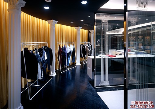 时尚个性服装店面装修设计效果图欣赏 - 中国展览设计网|国外展台搭建|展览搭建|展位设计搭建|展台设计搭建|搭建公司|布展公司|美国搭建